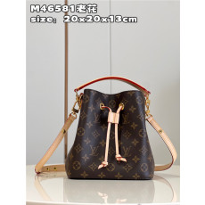 38위 LOUIS VUITTON  루이비통 네오노에 BB M46581