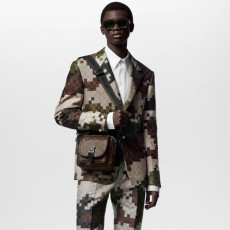 43위 LOUIS VUITTON 루이비통 남성 퀘스트 메신저 백