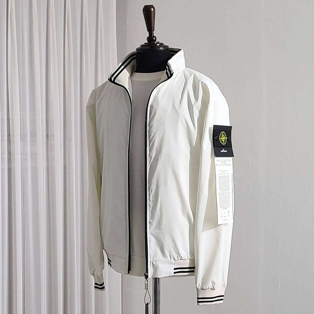 STONE ISLAND 스톤아일랜드 로고패치 라인 자켓 2COLOR