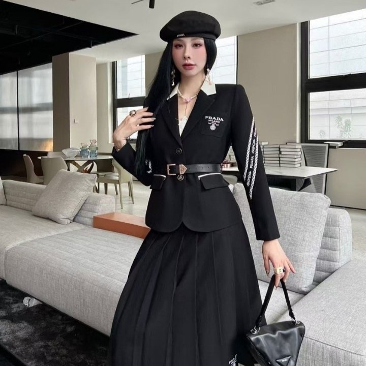 PRADA 프라다 롱스커트 자켓 셋트 (벨트 포함)