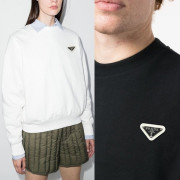 PRADA 프라다 배색 플레이트 맨투맨