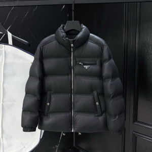 PRADA 프라다 메탈 플레이트 다운 패딩