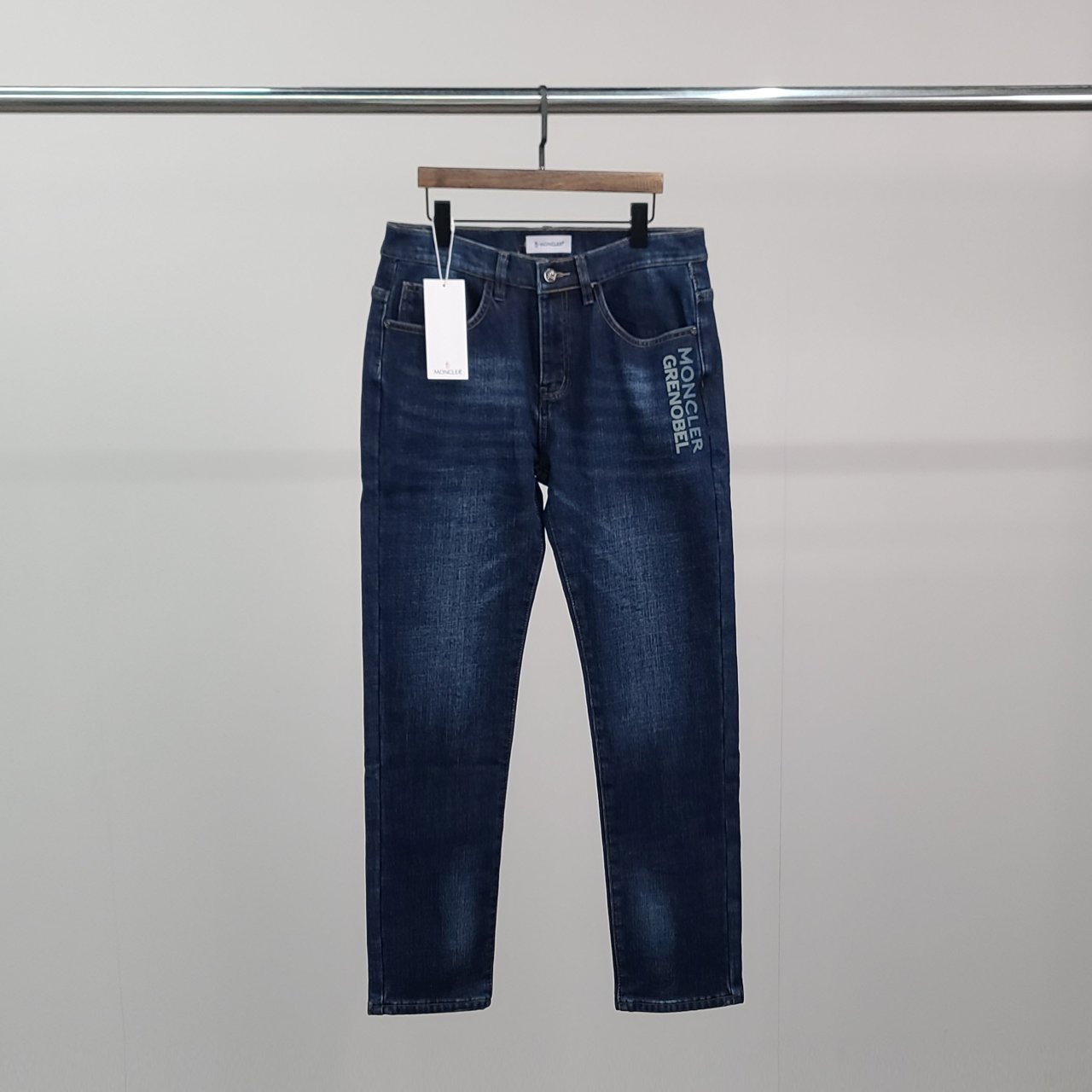 MONCLER 몽클레어 멀티레터링 융기모 청바지
