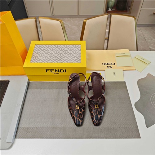 FENDI 펜디 여성용 샌들 (굽높이8CM) F96557-1