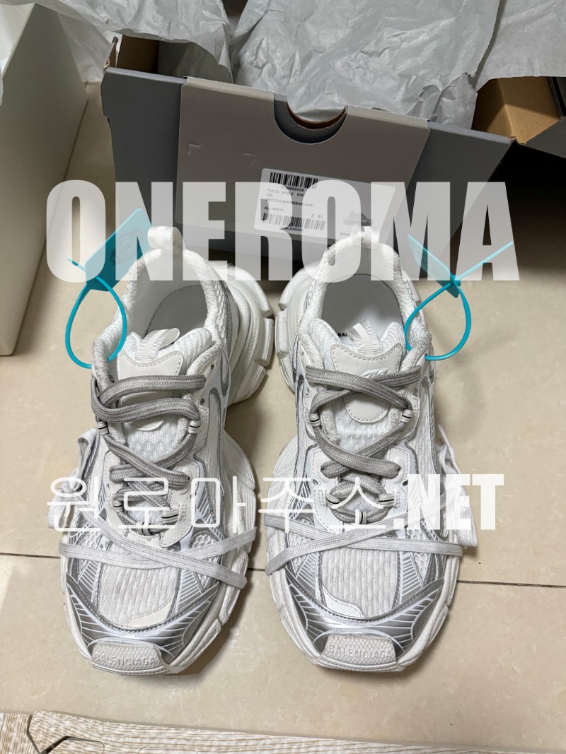 김*익 고객님 발렌시아가 3XL 썸머 매쉬 스니커즈