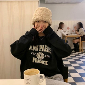 AMI 아미 파리스 프랑스 로고 맨투맨