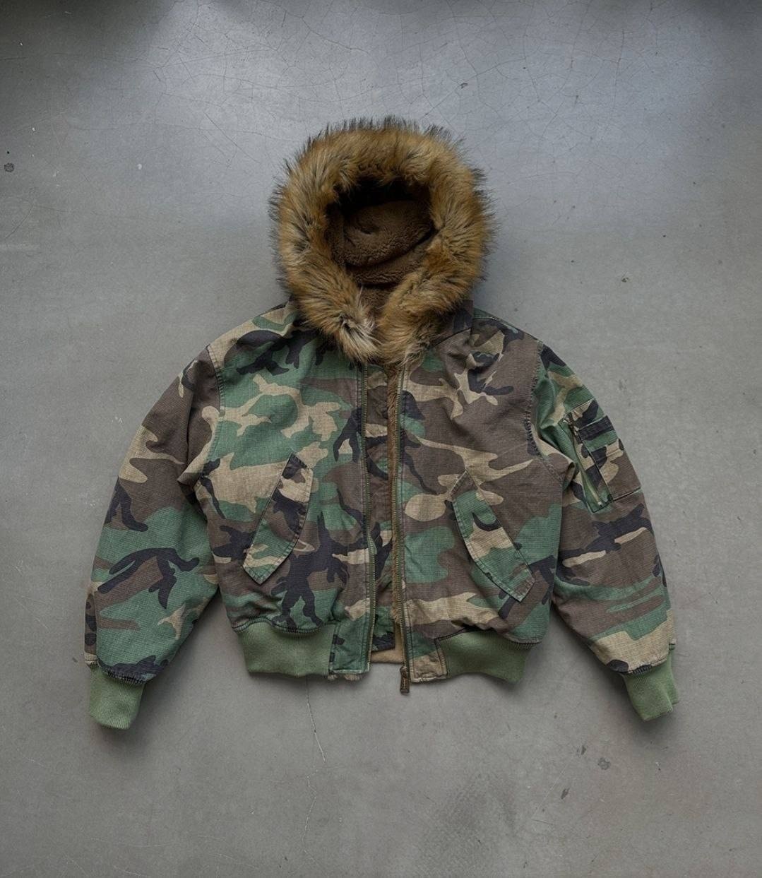 BALENCIAGA 발렌시아가 리버시블 카모 퍼 후드집업