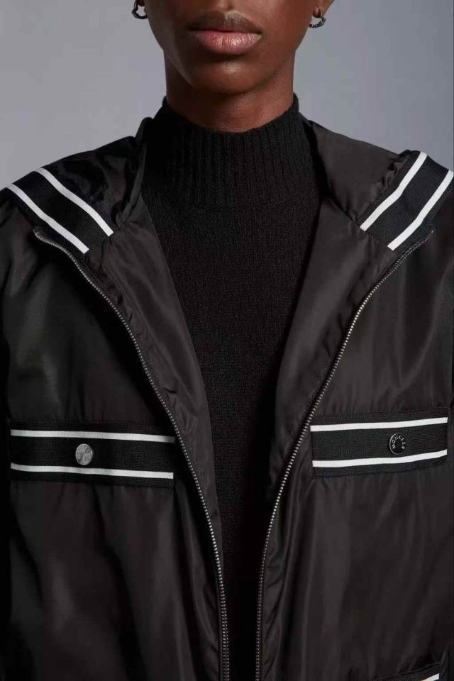 MONCLER 몽클레어 2329 후드 자켓