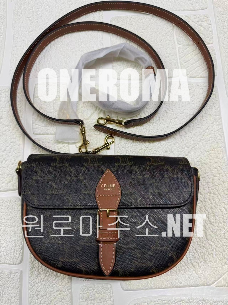 김*정 고객님 셀린느 트리옹프 캔버스 폴코 숄더백