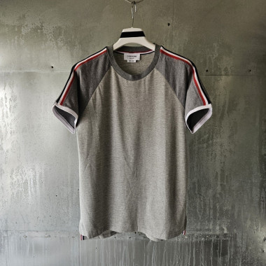 THOM BROWNE 톰브라운 어깨삼선 티셔츠