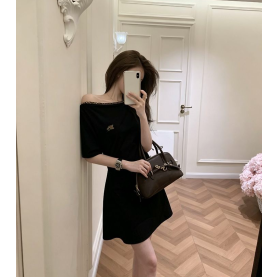 BURBERRY 버버리 1068 EKD 클래식 체크 트리밍 오프숄더 원피스 3COLOR