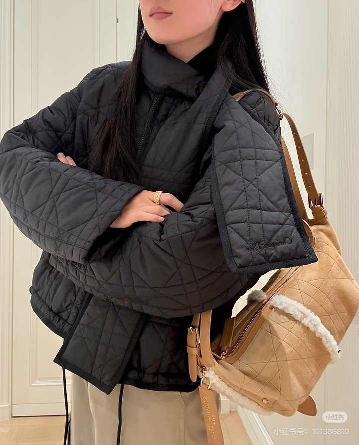 DIOR 디올 까나쥬 머플러 패딩