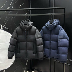 LOUIS VUITTON 루이비통 25054 모노그램 로고 패치 다운 패딩