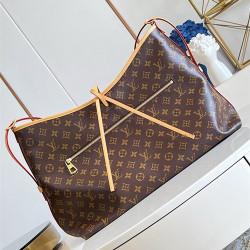 LOUIS VUITTON 루이비통 캐리올 트래블 숄더백 M3A045