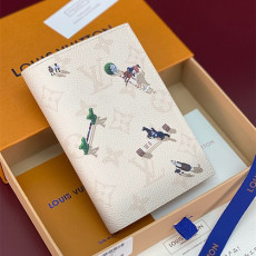 LOUIS VUITTON 루이비통 캔버스 여권지갑 M3A532